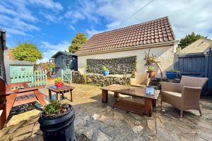 Rear Gardens- click for photo gallery